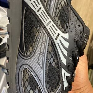 Bottega Veneta Black and Gray Athletic Shoes Sleek Design